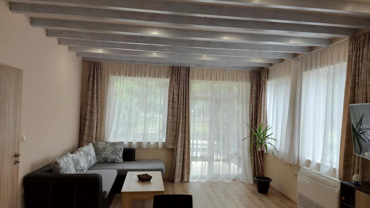 ספרבה בניה Forest Apartment מראה חיצוני תמונה