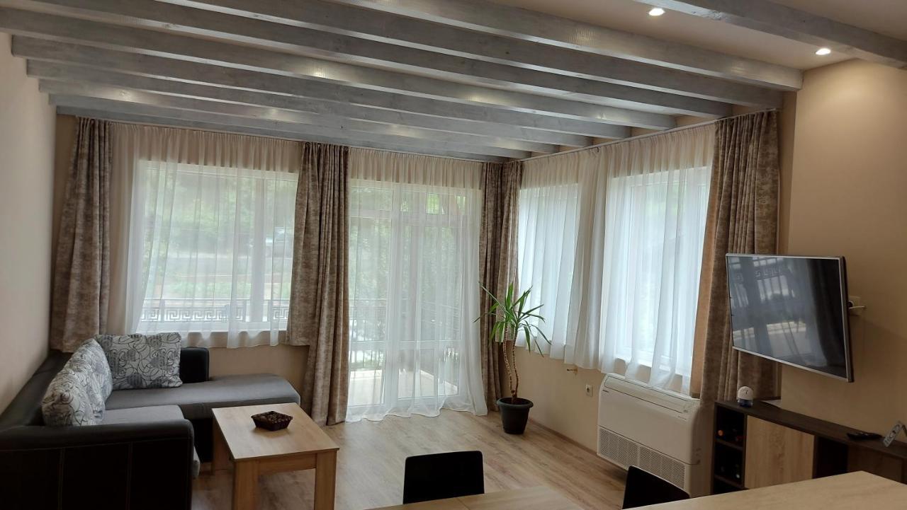 ספרבה בניה Forest Apartment מראה חיצוני תמונה