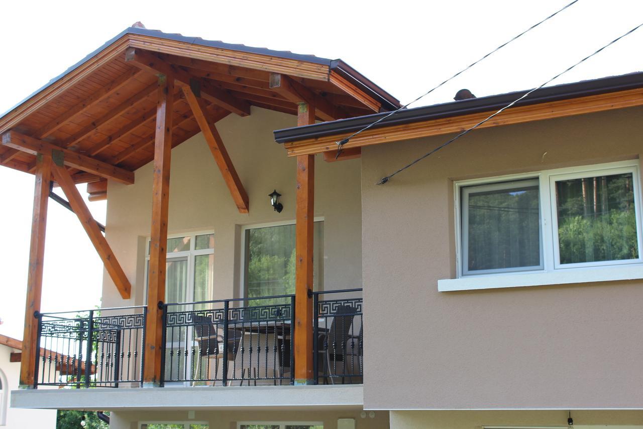 ספרבה בניה Forest Apartment מראה חיצוני תמונה